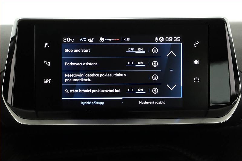 Peugeot 2008 (2021) Active 1.2 PureTech, ČR,1.maj - fotka 13 z 19