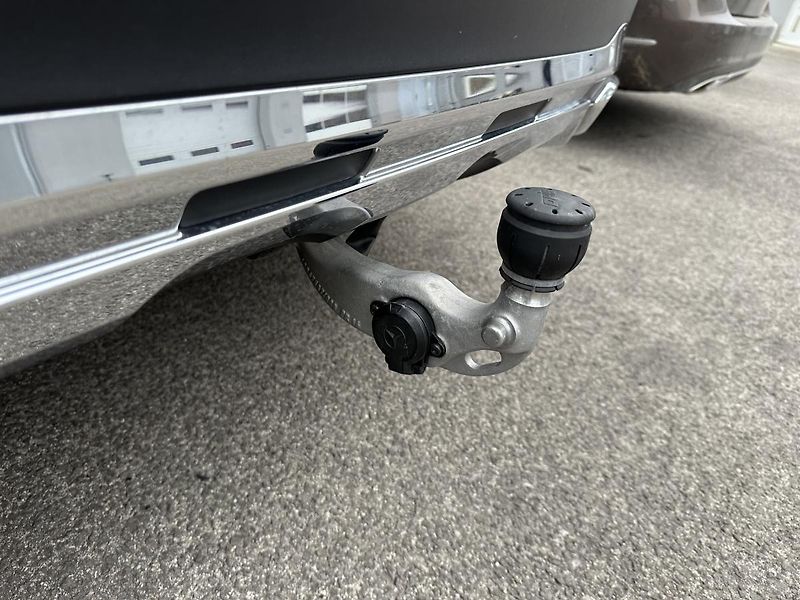 Mercedes-Benz GLC (2023) 300de 4MATIC - fotka 12 z 27