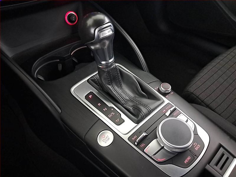 Audi A3 (2015) e-tron, Automat, Serv.kniha - fotka 13 z 20