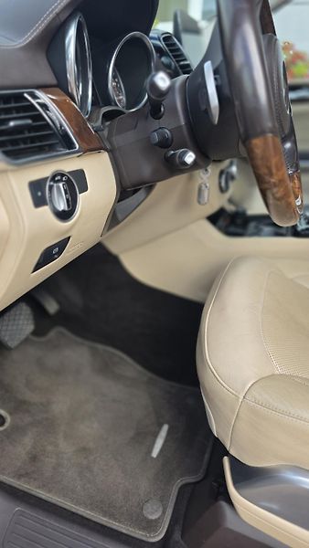 Mercedes-Benz GLS (2016) 500 V8  - fotka 26 z 32