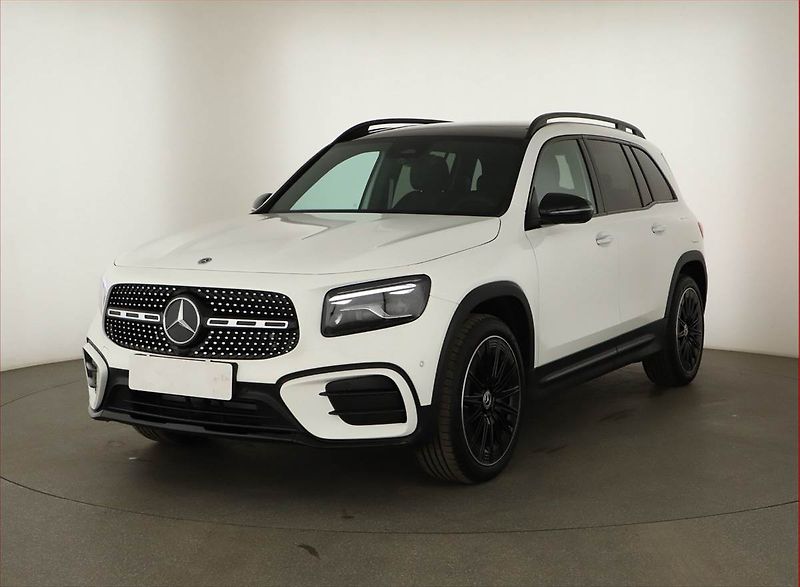 Mercedes-Benz GLB (2026) 200 d, AMG LINE, KAMERA - fotka 2 z 27