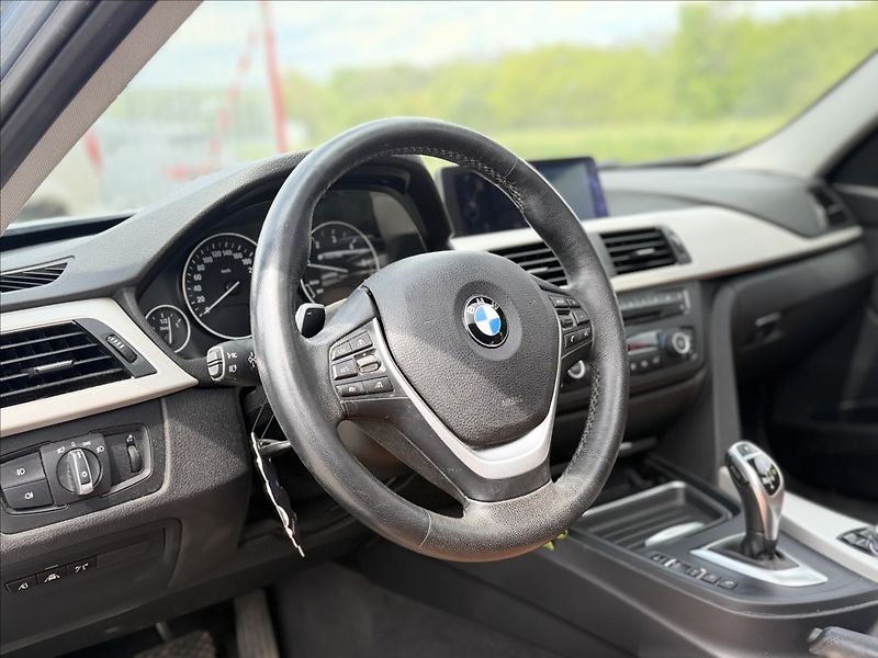 BMW Řada 3 2,0 XDRIVE NAVI,LED,PANO,DPH - fotka 12 z 39