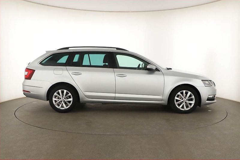 Škoda Octavia (2018) 1.6 TDI, Automat, Tempomat - fotka 6 z 20