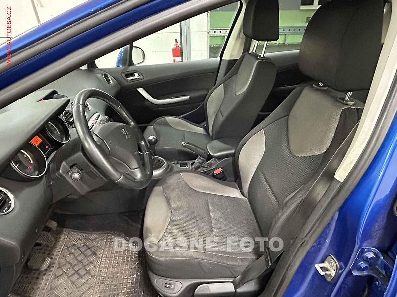 Peugeot 308 (2011) 1.6VTi, 2.maj,ČR, AC - fotka 3 z 3