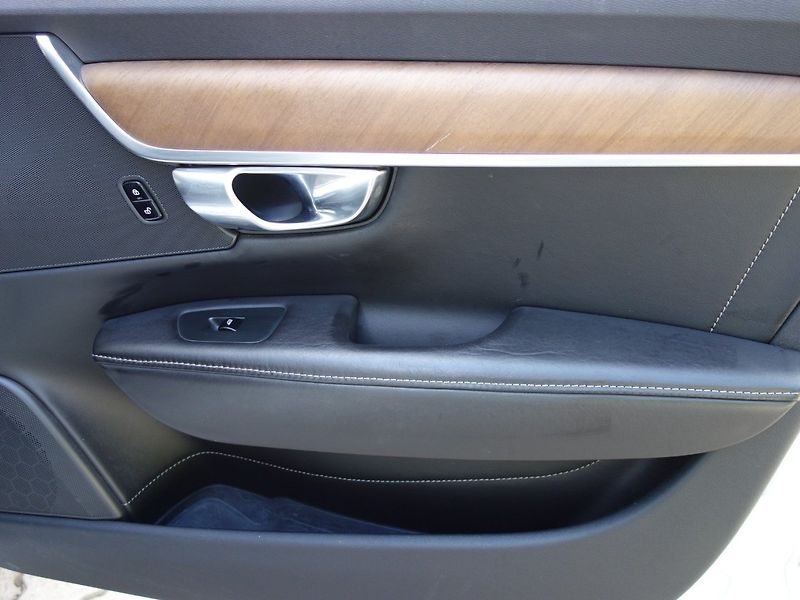Volvo V90 (2017) 2.0D4 140kW INSCRIPTION -1.MAJ - fotka 28 z 47
