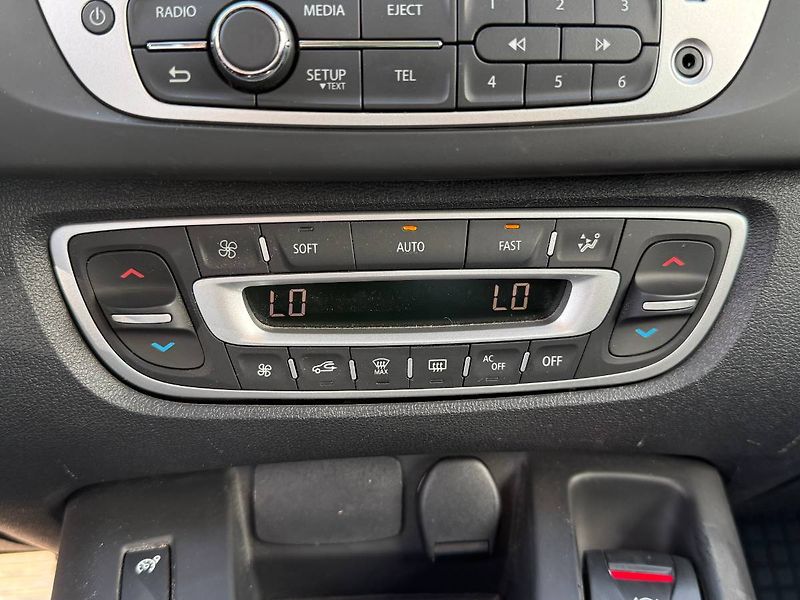 Renault Scénic (2016) 1.6 dCi 96 kW Expression - fotka 13 z 21