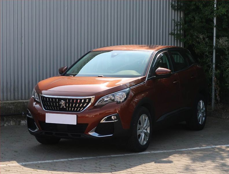 Peugeot 3008 (2018) 1.6 BlueHDi, Tempomat - fotka 2 z 18