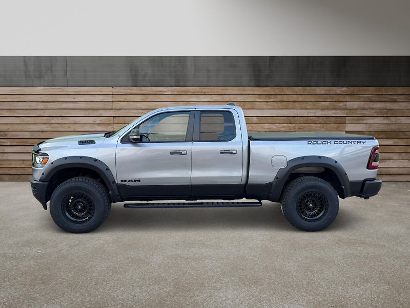 Dodge RAM (2019) +HEMI+ROUGH COUNTRY+ - fotka 6 z 22