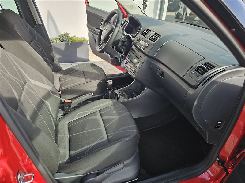 Škoda Fabia II 1,2TSi 63 KW Fresch STK - fotka 29 z 41
