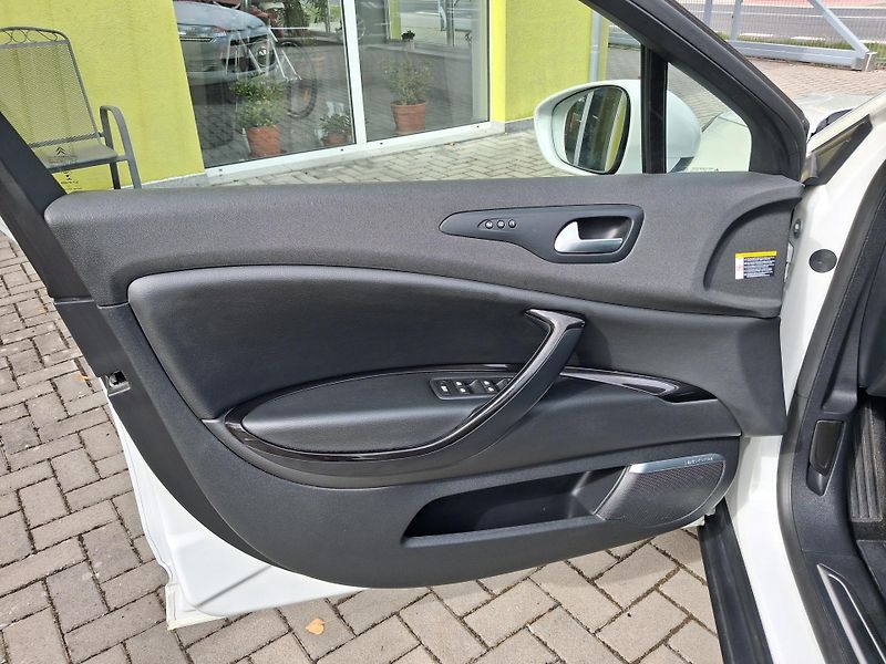 Citroën C5 (2016) 2,0HDi EXCLUSIVE TOP VÝBAVA ! - fotka 12 z 52