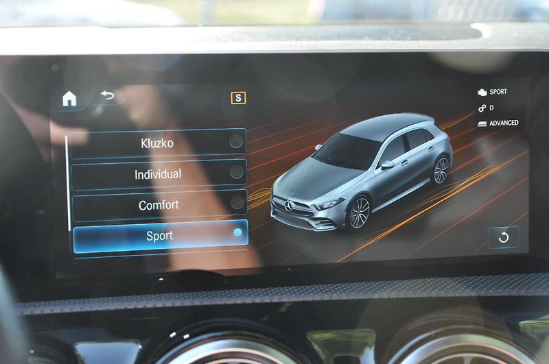 Mercedes-Benz Třídy A A35 AMG 225kW 4MATIC  - fotka 12 z 25