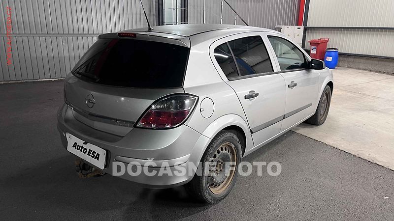 Opel Astra (2008) 1.9CDTi, ČR, AC, TZ, tempo - fotka 2 z 3
