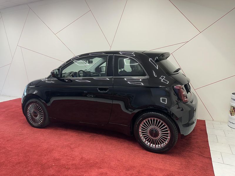 Fiat 500e (2023) 500E 3+1*42kwh*KAMERA*DPH - fotka 3 z 18