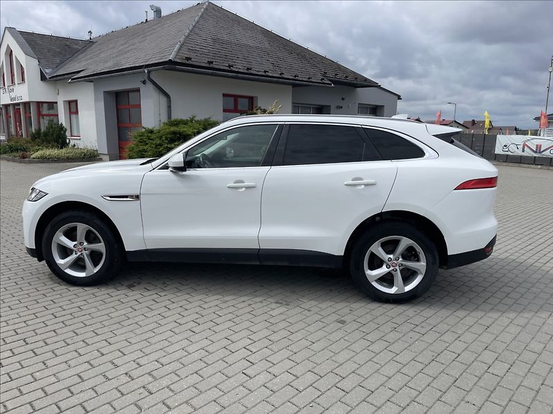 Jaguar F-Pace 3,0 d 221kw AWD Aut. DPH - fotka 29 z 33