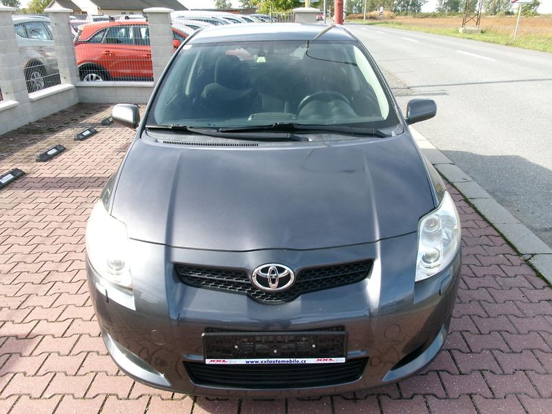 Toyota Auris (2007) 2,0 D-4D 93kW AC TEMP ALU - fotka 5 z 26