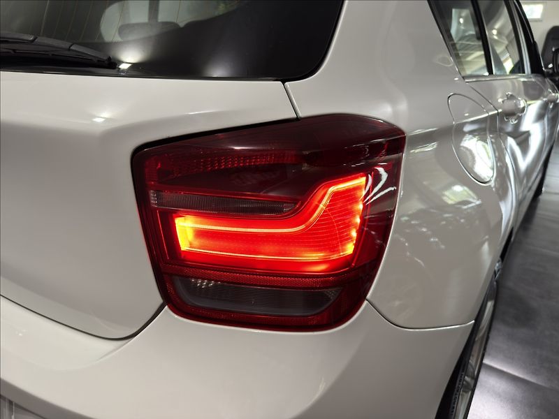 BMW Řada 1 1,6   116i BI-XEN LED SPORT - fotka 27 z 33