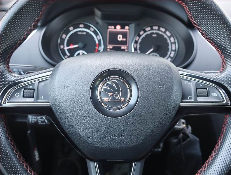 Škoda Octavia (2015) RS 2.0 TSI, Automat, Kůže - fotka 18 z 19