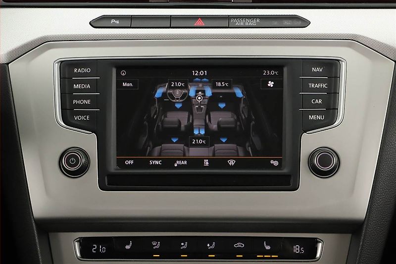 Volkswagen Passat (2016) 2.0 TDI, Navi, Tempomat - fotka 12 z 17