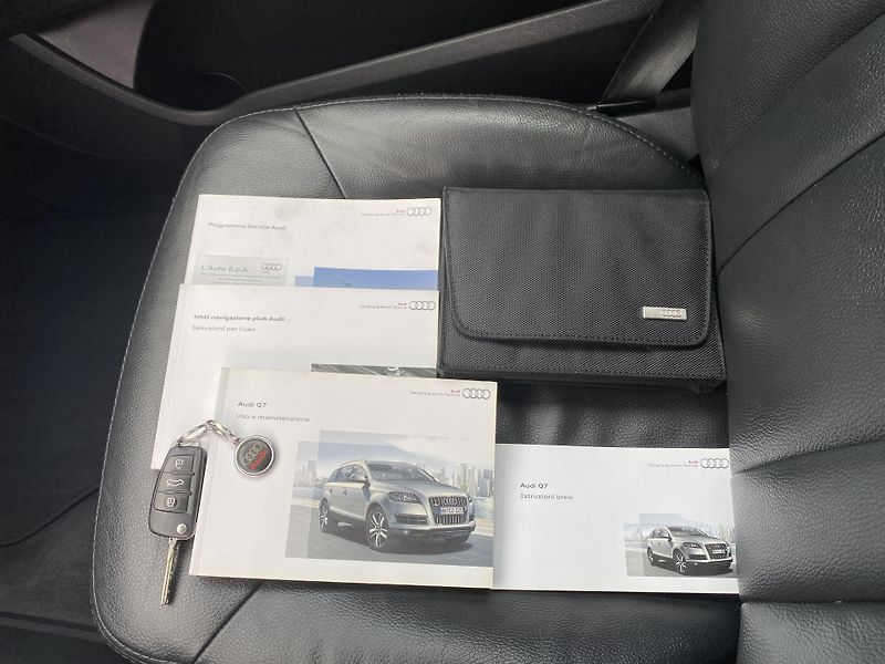 Audi Q7 3.0TDi 4x4 240PS FL 8Q SLINE!! - fotka 156 z 156