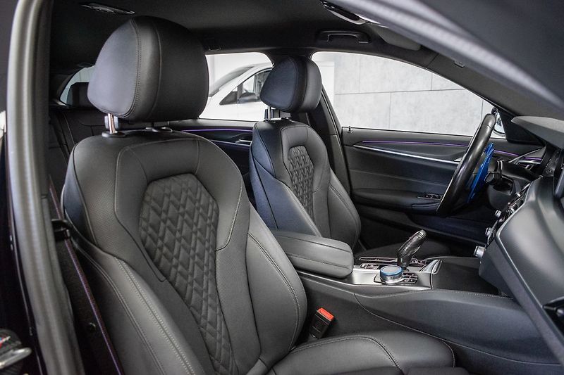 BMW Řada 5 520d xD ///M*ZÁRUKA*TAŽNÉ*ČR* - fotka 12 z 42
