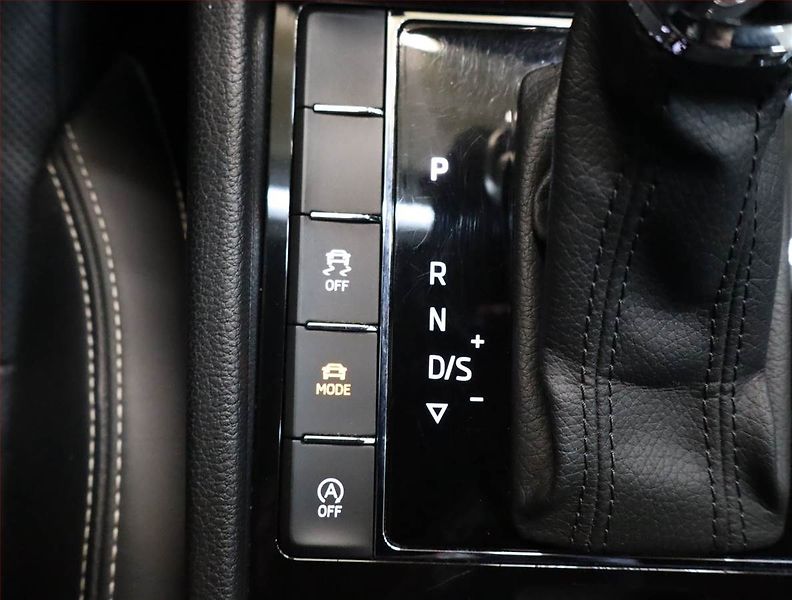 Škoda Superb (2022) Laurin&Klement 2.0 TDI - fotka 16 z 22