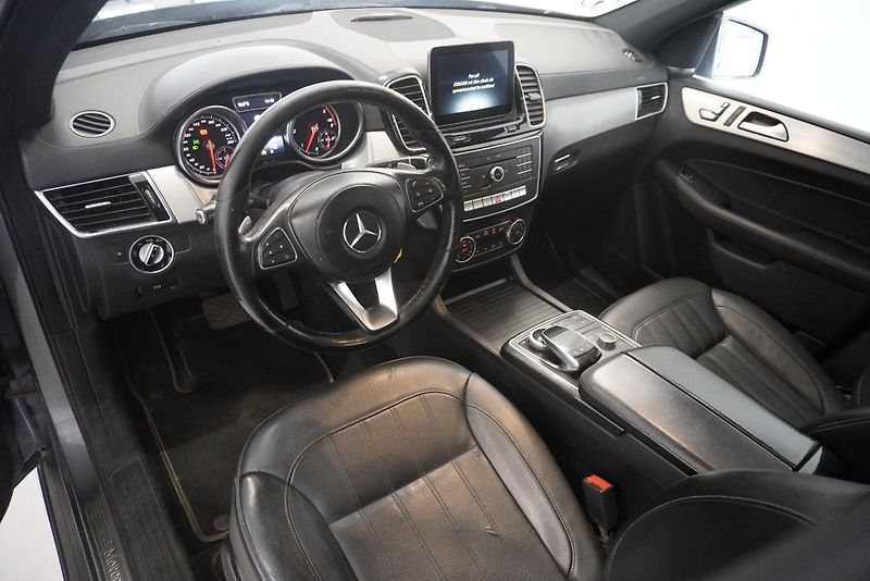 Mercedes-Benz GLS (2017) GLS  350 SUV 4MATIC 9G-TRONIC - fotka 17 z 33