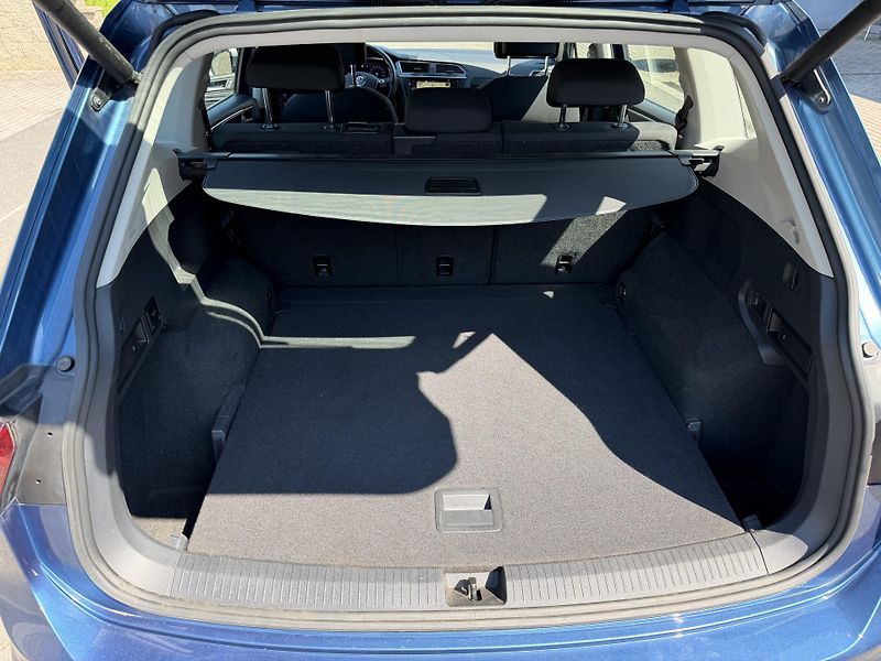 Volkswagen Tiguan Allspace 2,0TDi 176kW 4x4 automat závěs - fotka 19 z 19
