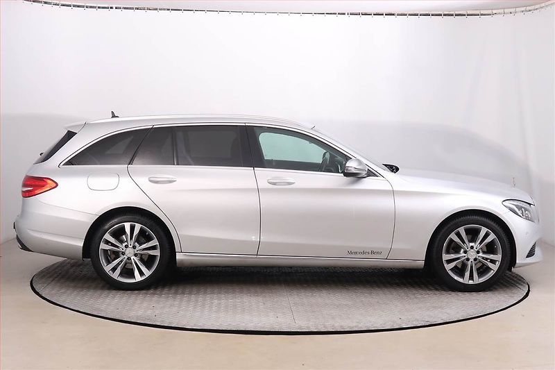 Mercedes-Benz Třídy C (2015) C 220 d, Automat, Navi - fotka 6 z 21