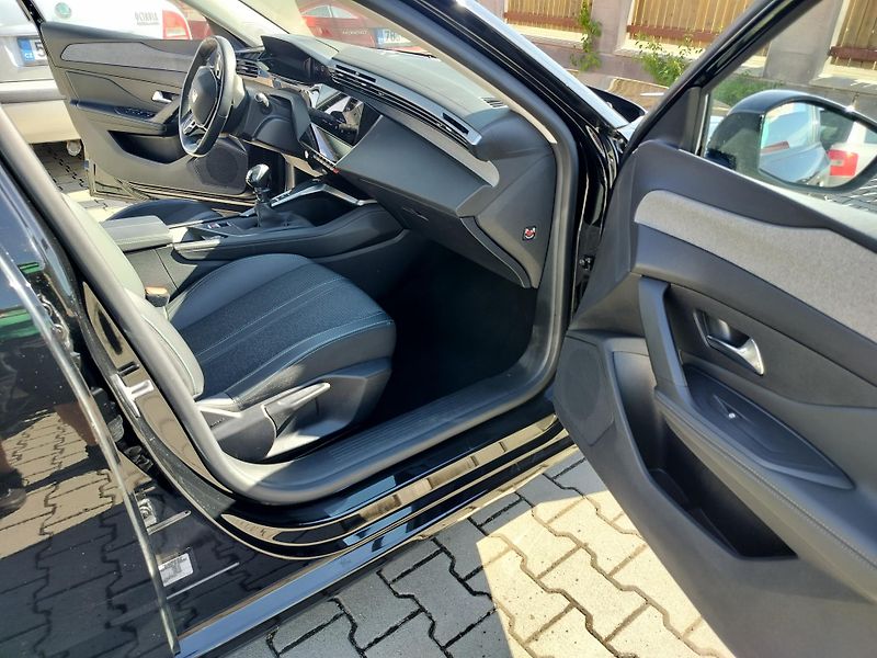 Peugeot 308 SW 130 S&S ALLURE, tažné zař. - fotka 19 z 28