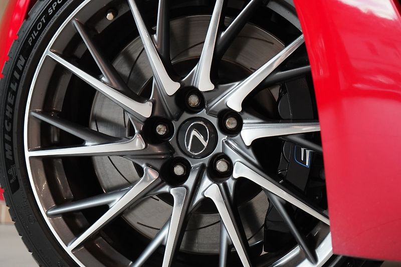 Lexus RC F - fotka 14 z 40