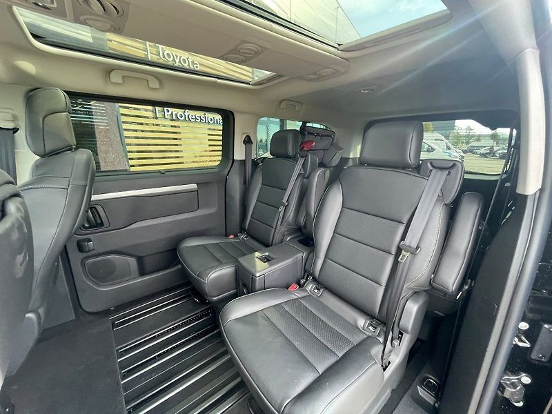 Toyota ProAce Verso 2.0 D-4D 177k L2  A/T VIP 7Sky - fotka 23 z 29