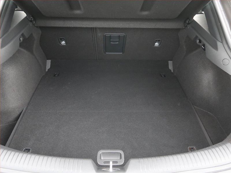 Hyundai i30 (2021) 1.5 T-GDI MHEV, Serv.kniha - fotka 13 z 17