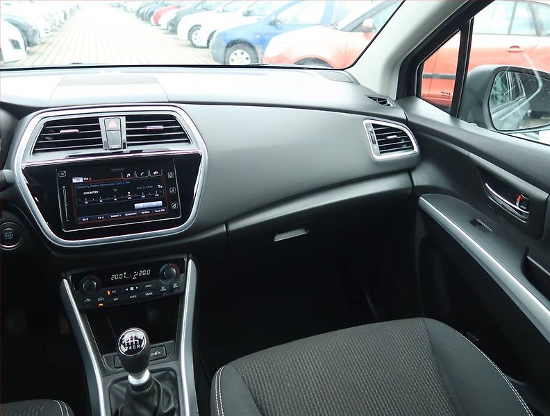 Suzuki SX4 S-Cross (2019) 1.4 BoosterJet, Serv.kniha - fotka 8 z 15