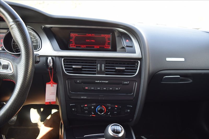 Audi A5 3,0 TDI 176KW S-LINE ALU SERVI - fotka 29 z 48