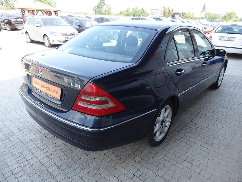 Mercedes-Benz Třídy C 220 CDI 4x AIRBAG - fotka 4 z 14