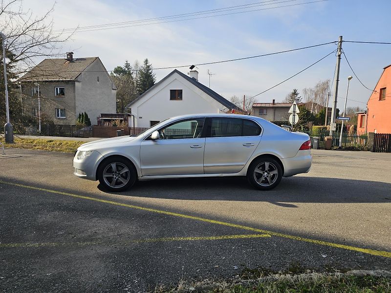Škoda Superb (2011) 2.0TDI - fotka 2 z 19