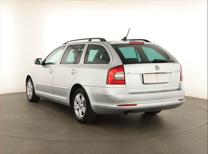 Škoda Octavia (2012) 2.0 TDI, Tažné, jezdí dobře - fotka 4 z 14