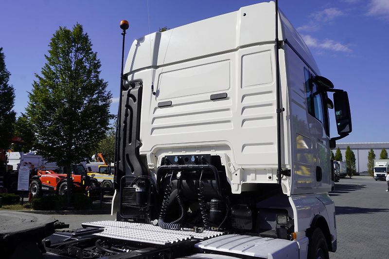 MAN TGX (2021) 18.470 4x4H tractor unit - fotka 11 z 24