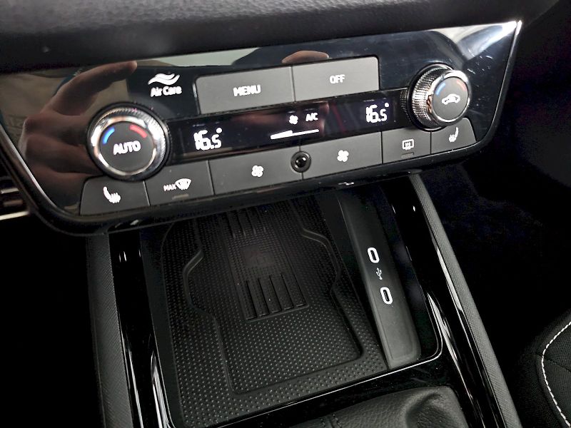 Škoda Kamiq (2025) 1.0TSI 85kW DSG Monte Carlo TA - fotka 17 z 24