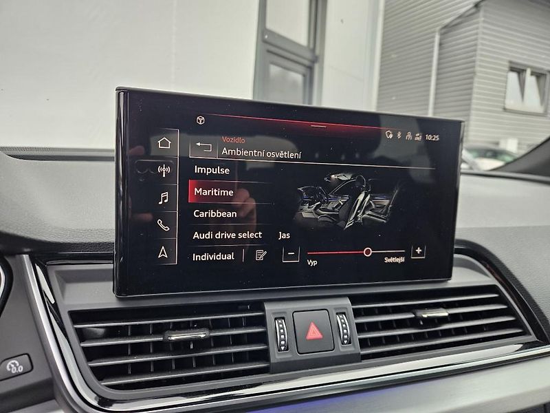 Audi Q5 2.0TDi Sportback S-Line 150kW - fotka 19 z 23