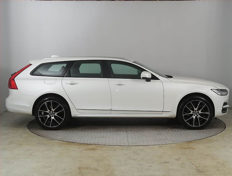 Volvo V90 (2019) Cross Country - fotka 6 z 29