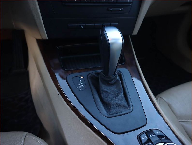 BMW Řada 3 (2010) 330 i, Automat, Serv.kniha - fotka 16 z 20
