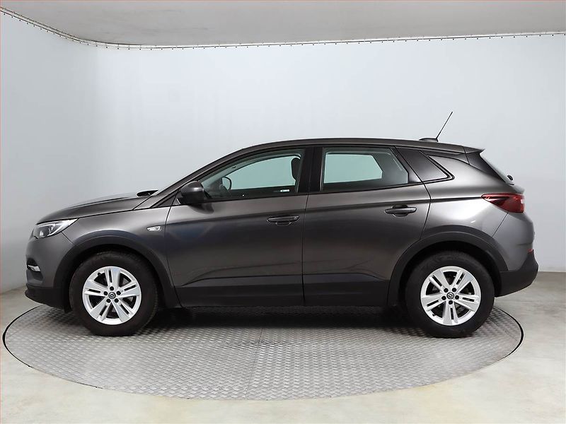 Opel Grandland X (2018) 1.2 Turbo, ČR,1.maj - fotka 3 z 19