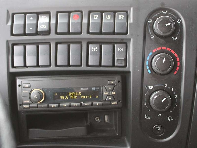 Renault Trucks D D12, SPACÍ NÁSTAVBA, EURO 5 - fotka 12 z 20