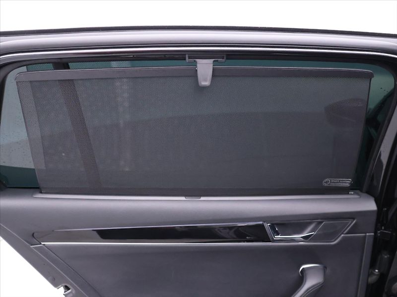 Škoda Superb 2,0 TDI DSG L&K DPH CZ - fotka 37 z 45