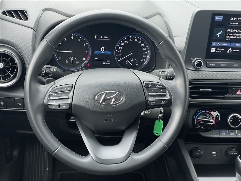 Hyundai Kona 1,0 T-GDI DCT Comfort PDC+AC - fotka 8 z 23