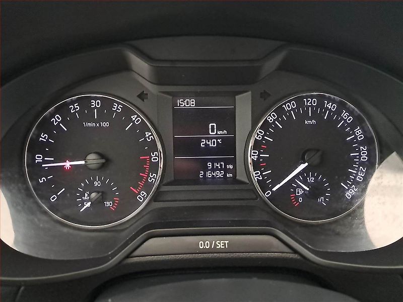 Škoda Octavia (2013) 1.6 TDI, Tempomat - fotka 11 z 17