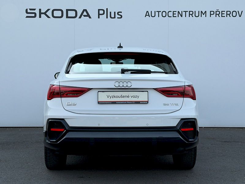Audi Q3 (2023) 35 TFSI 110kW - fotka 32 z 35