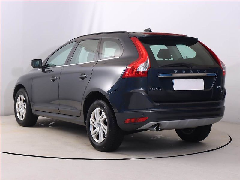 Volvo XC60 (2017) D3, Automat, Serv.kniha, Kůže - fotka 4 z 21