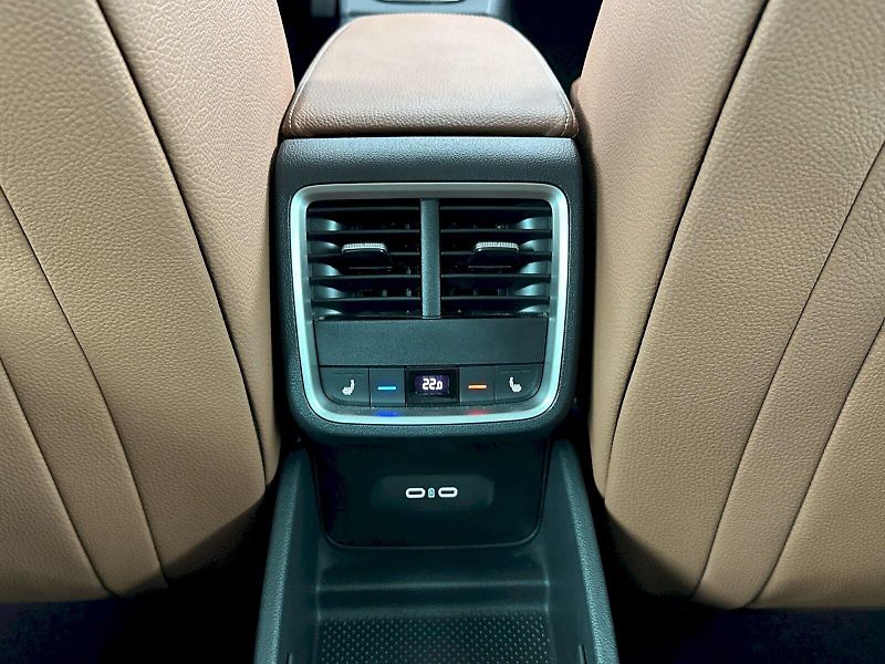 Škoda Octavia (2025) 1.5TSI 110kW Exclusive Selecti - fotka 32 z 37